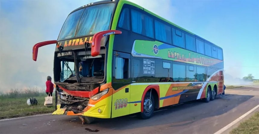 Colectivo de la empresa La Estrella involucrada en el siniestro fatal de la Ruta 16