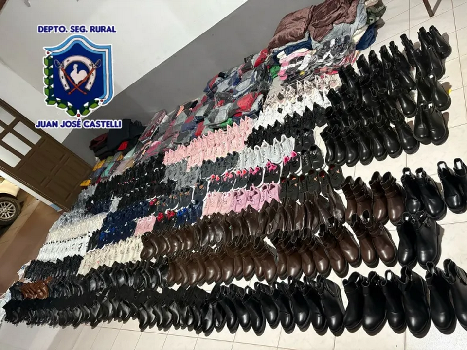 Operativo en El Recreo: secuestran ropa y calzado sin documentación